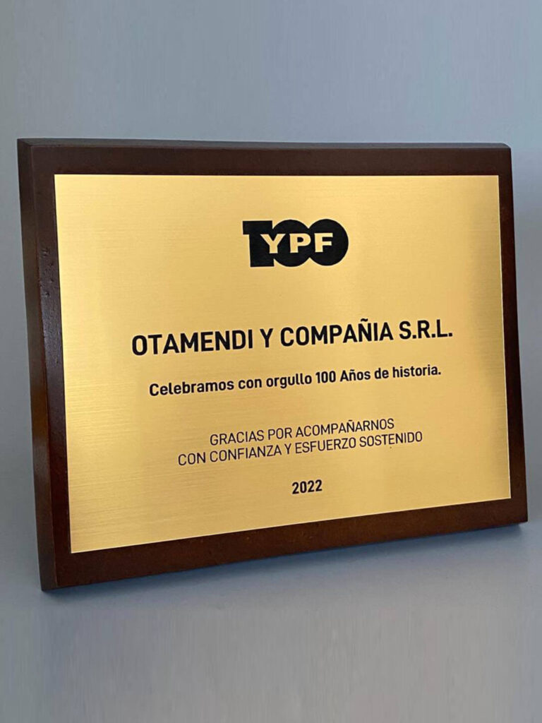 Plaqueta Laser Dorada